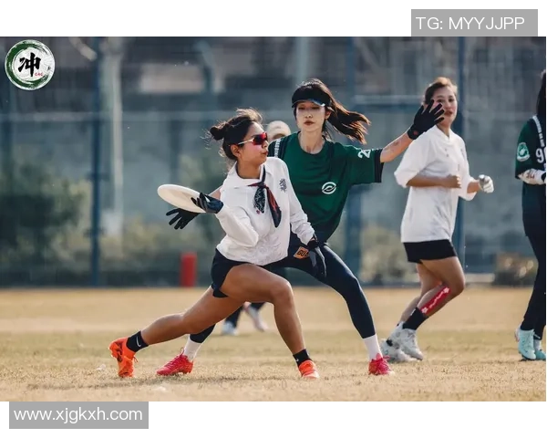 飞盘战术解析：杭州飞盘队如何利用边路渗透制胜对手